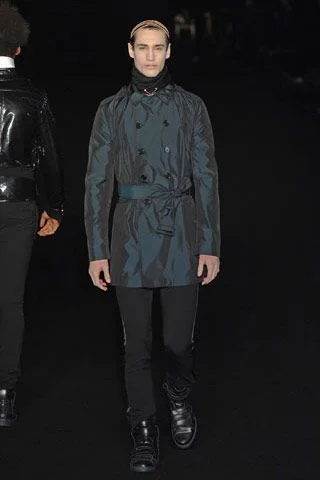 Look 16